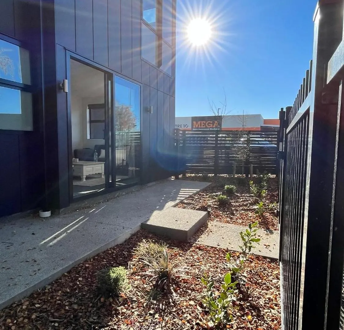 Luxury 2 Bedroom By St James Park Christchurch 0*,