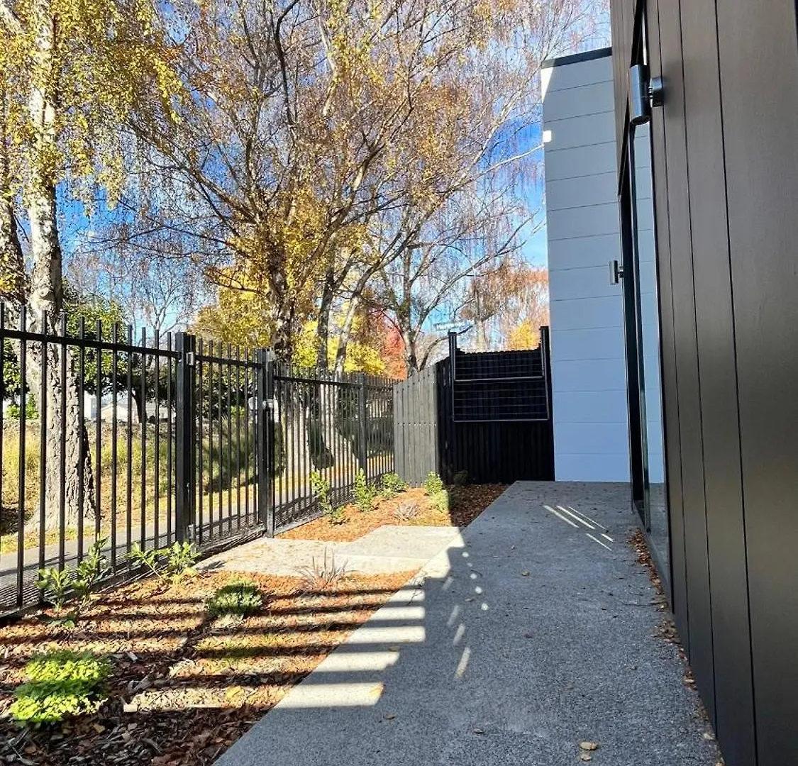 Luxury 2 Bedroom By St James Park Christchurch 0*,